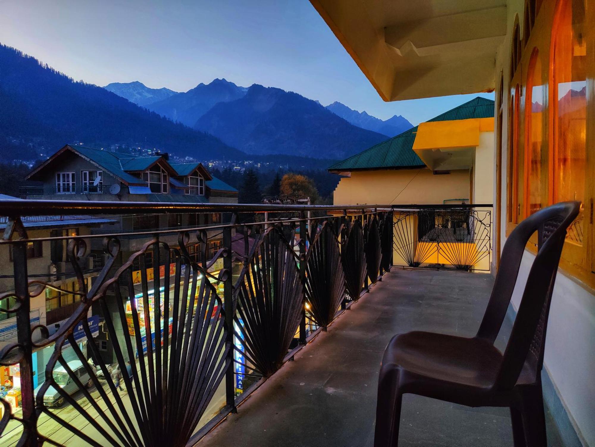 Surya International Hotel Manali Near Mall Road Exterior foto